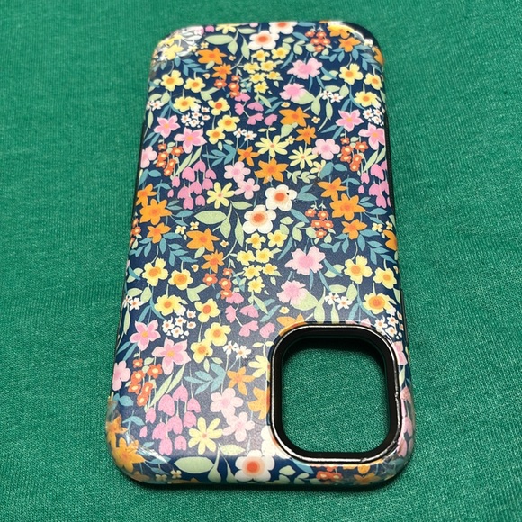 Casely Full Bloom Navy Floral Bold Mag Safe Case Apple IPhone 11 case - Picture 2 of 4